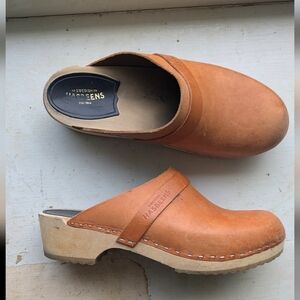 Swedish Hasbeens Leather Clogs